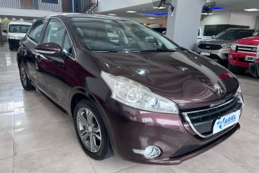 PEUGEOT 208 FELINE PACK CUIR